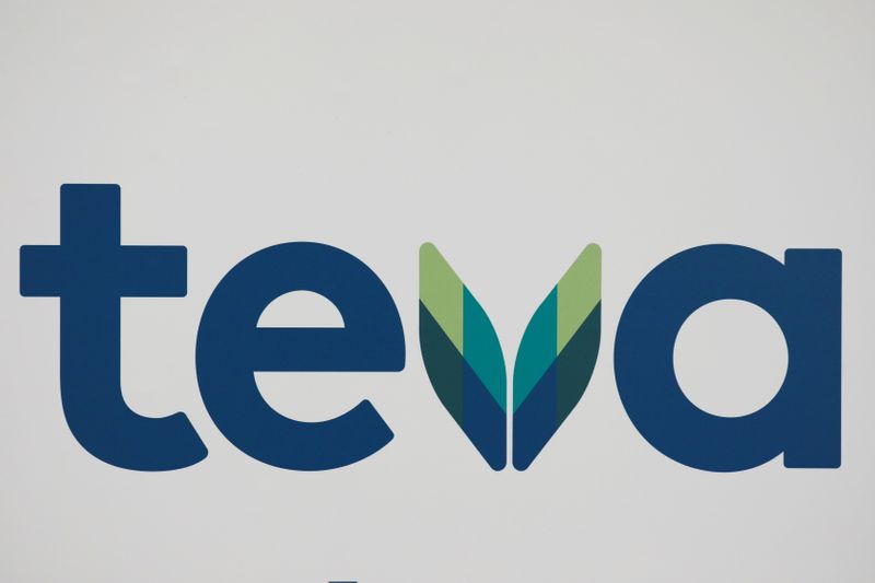 © Reuters. FILE PHOTO: The logo of Teva Pharmaceutical Industries is seen during a news conference in Tel Aviv, Israel