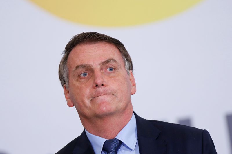 Bolsonaro reclama de Congresso e Judiciário, mas fala em &quot;afinar viola&quot; com demais Poderes