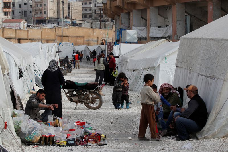 © Reuters. مقتل المزيد من الجنود الأتراك في سوريا وأنقرة لن تمنع اللاجئين من الوصول لأوروبا
