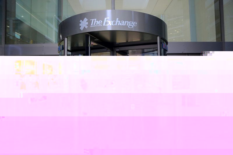 © Reuters. FILE PHOTO: A Toronto Stock Exchange sign adorns a doorway at the Exchange Tower building in Toronto