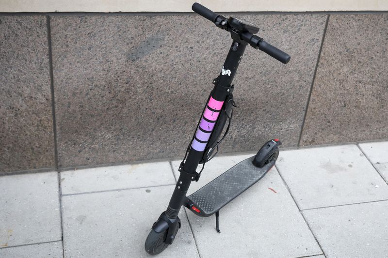 © Reuters. FILE PHOTO: A Lyft Scooter is parked in Washington