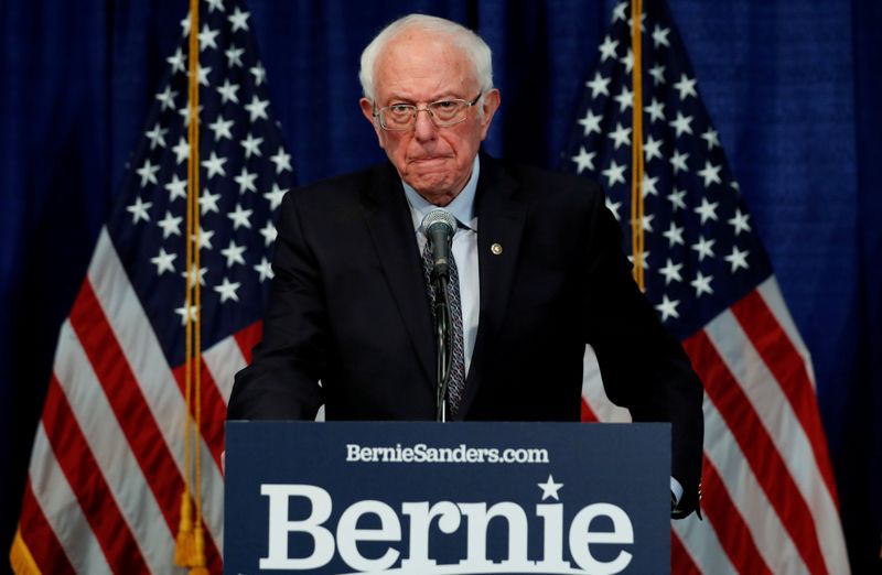 &copy; Reuters. El candidato presidencial demócrata de Estados Unidos, el senador Bernie Sanders, habla en una rueda de prensa en Burlington, Vermont, Estados Unidos, el 11 de marzo de 2020