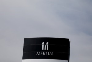 &copy; Reuters. FOTO DE ARCHIVO: El logo de Merlin Properties en Madrid