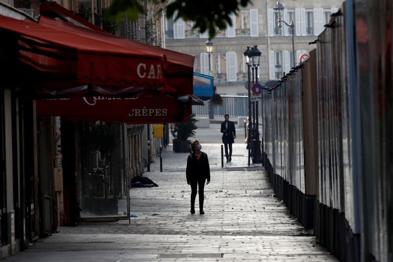 &copy; Reuters. CORONAVIRUS: 424 NOUVEAUX DÉCÈS EN HÔPITAL EN FRANCE, 12.210 MORTS AU TOTAL