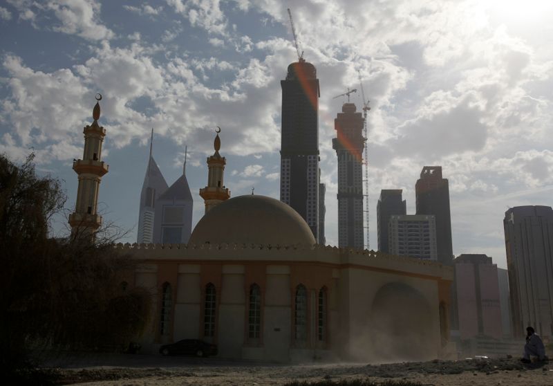 © Reuters. الإمارات تمدد إغلاق المساجد والمصليات ودور العبادة حتى إشعار آخر