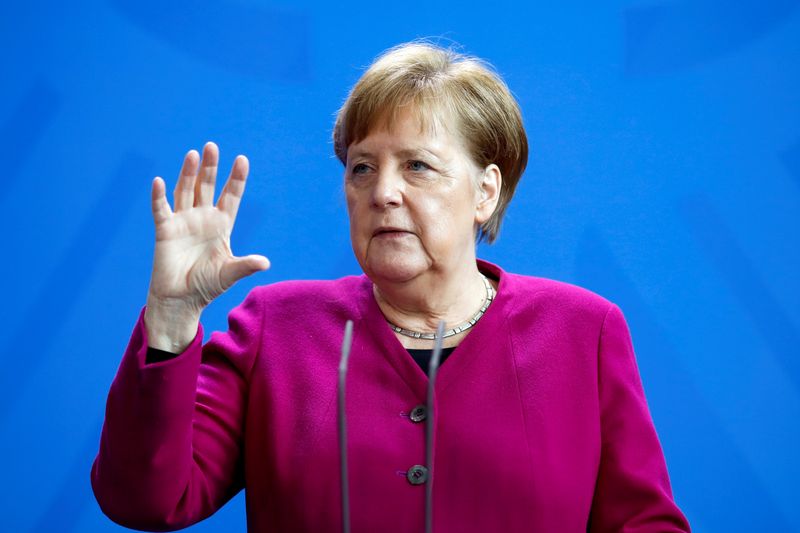 © Reuters. Chanceler alemã Angela Merkel durante briefing à imprensa em Berlim