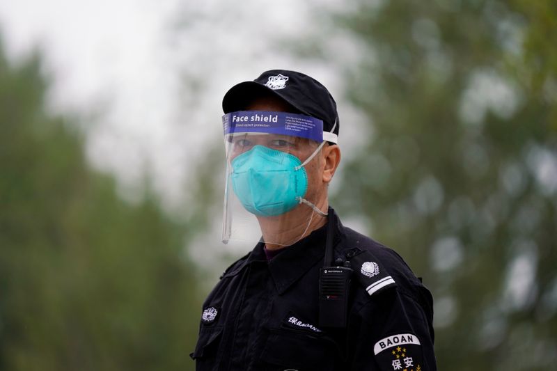 © Reuters. LA CHINE PEINE À CONTENIR LE CORONAVIRUS À LA FRONTIÈRE RUSSE