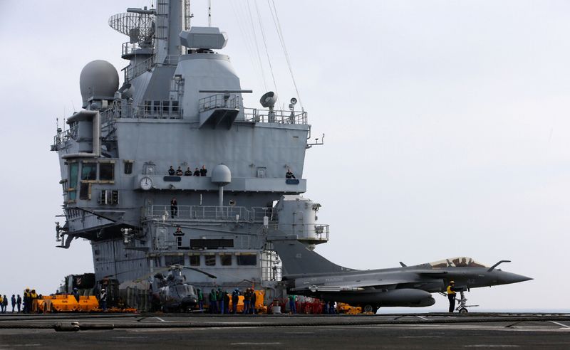 &copy; Reuters. CINQUANTE CAS POSITIFS AU CORONAVIRUS À BORD DU PORTE-AVIONS CHARLES-DE-GAULLE