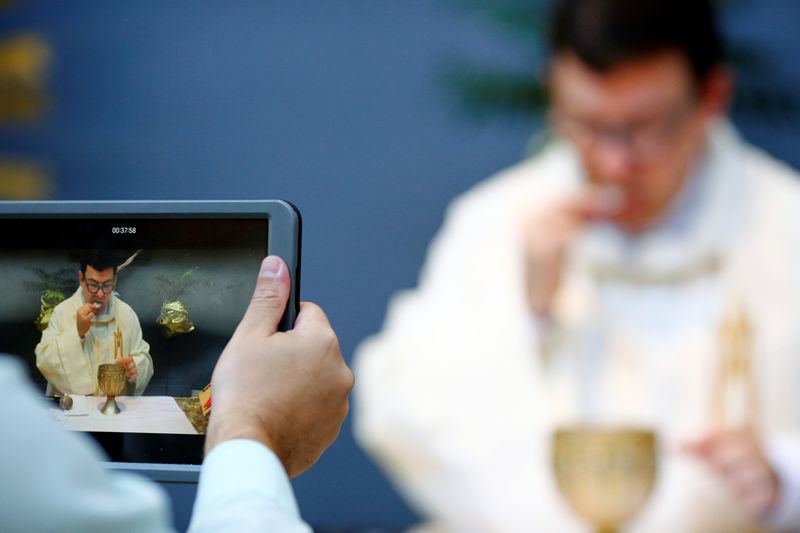 &copy; Reuters. An easter mass is livestreamed at a closed church during a nationwide quarantine due to coronavirus disease (COVID-19) outbreak in Caracas