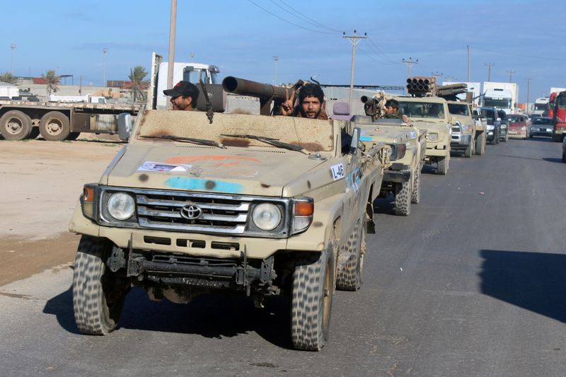 &copy; Reuters. قوات موالية لحكومة الوفاق تتقدم على ساحل غرب ليبيا