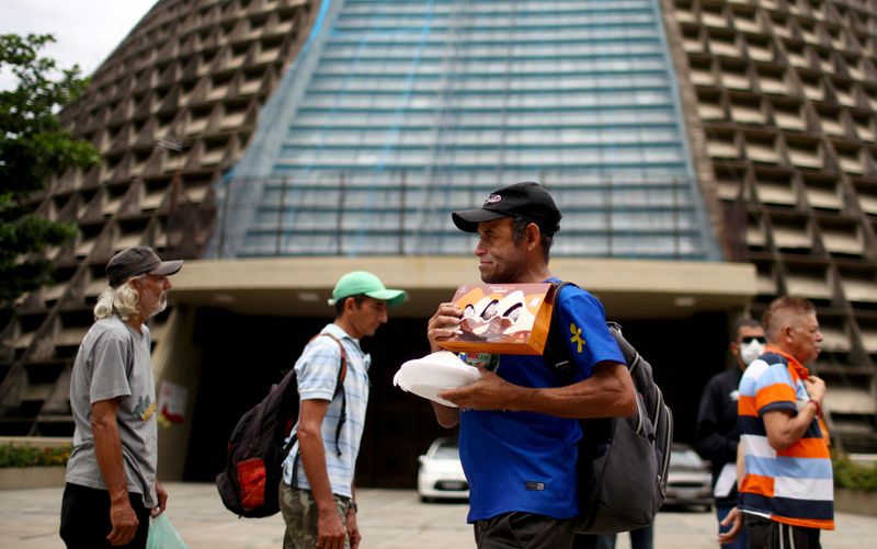 &copy; Reuters. ブラジルの新型コロナ感染者、実際は公式統計の12倍も＝研究者