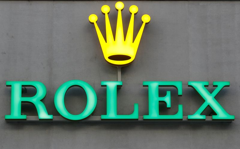&copy; Reuters. Logo of Swiss watch manufacturer Rolex is seen in Luzern