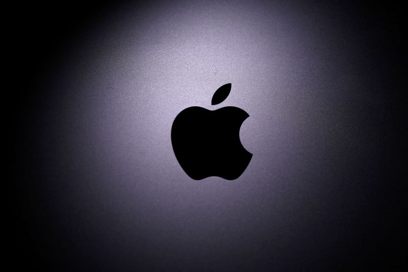 &copy; Reuters. Apple logo is seen on the Macbook in this illustration taken