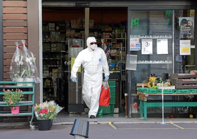 &copy; Reuters. CORONAVIRUS: PLUS DE 15.000 MORTS ET 100.000 CAS EN FRANCE