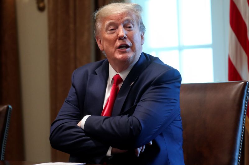 &copy; Reuters. U.S. President Trump hosts meeting with recovered coronavirus patients at the White House in Washington