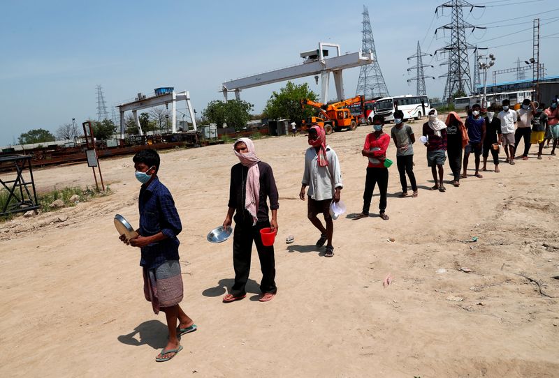 &copy; Reuters. FILE PHOTO:  The spread of the coronavirus disease (COVID-19) in New Delhi