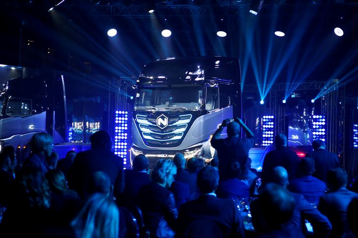 &copy; Reuters. FILE PHOTO: Italian-American industrial vehicle maker CNH&apos;s truck unit Iveco presents its new full-electric and hydrogen fuel-cell battery trucks in partnership with U.S. Nikola