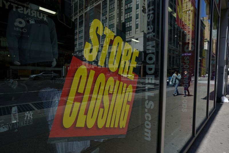 &copy; Reuters. A Modell&apos;s store is closed as retail sales suffer record drop during the outbreak of the coronavirus disease (COVID-19) in New York