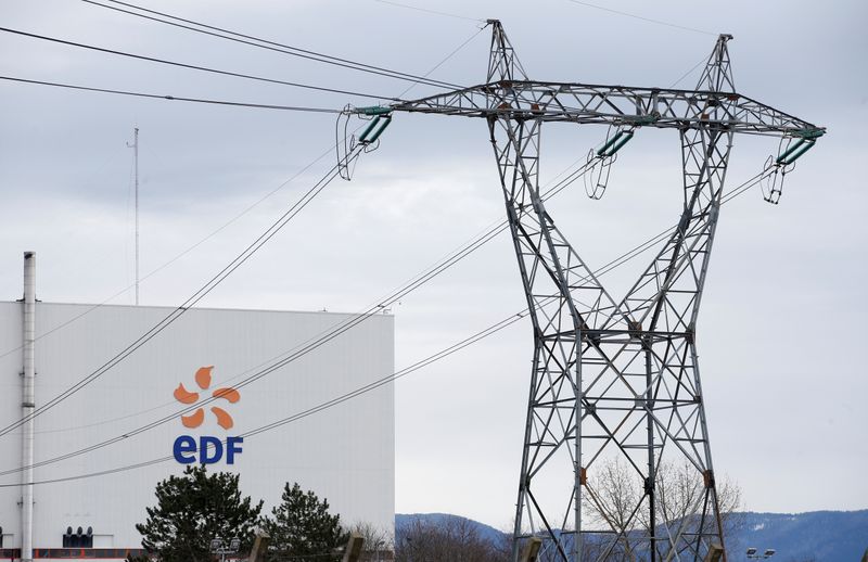 &copy; Reuters. EDF REVOIT EN FORTE BAISSE SA PRÉVISION DE PRODUCTION D&apos;ÉLECTRICITÉ NUCLÉAIRE