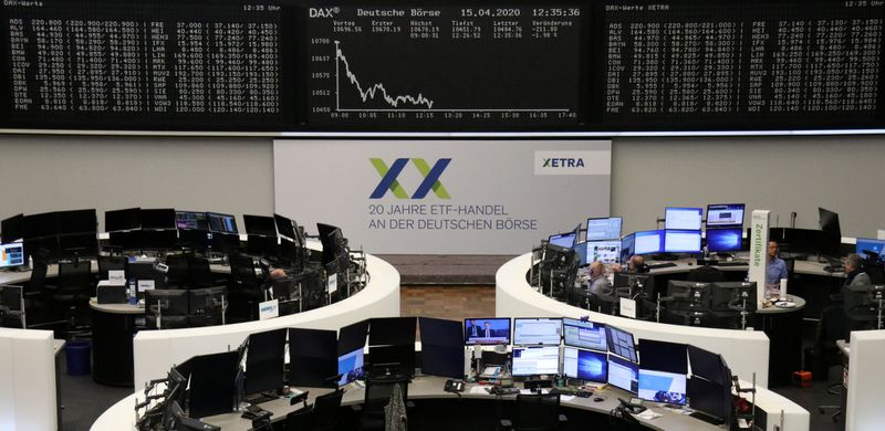 &copy; Reuters. FILE PHOTO:  The German share price index DAX graph is pictured at the stock exchange in Frankfurt