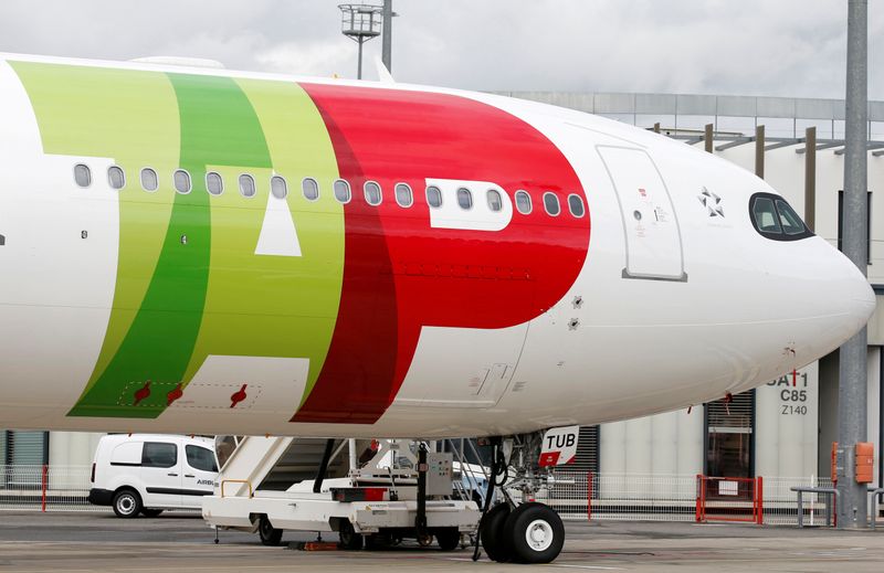 &copy; Reuters. FILE PHOTO: An Airbus of TAP Air Portugal Airlines is pictured in Colomiers near Toulouse