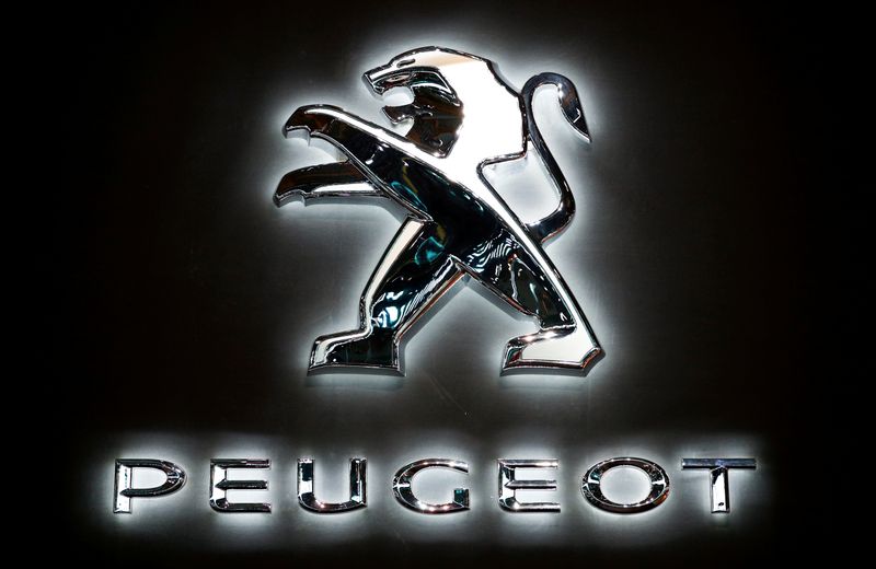 &copy; Reuters. The logo of French car manufacturer Peugeot is seen at Brussels Motor Show