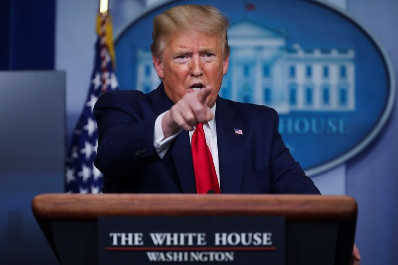 &copy; Reuters. U.S. President Trump leads daily coronavirus response briefing at the White House in Washington