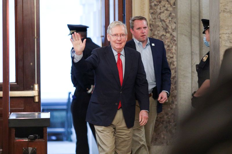 &copy; Reuters. U.S. Senate Majority Leader McConnell arrives prior to vote on newest coronavirus relief package on Capitol Hill in Washington