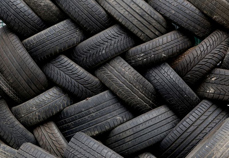 &copy; Reuters. FILE PHOTO: Used tyres are seen in a container at a recycling park near Brussels