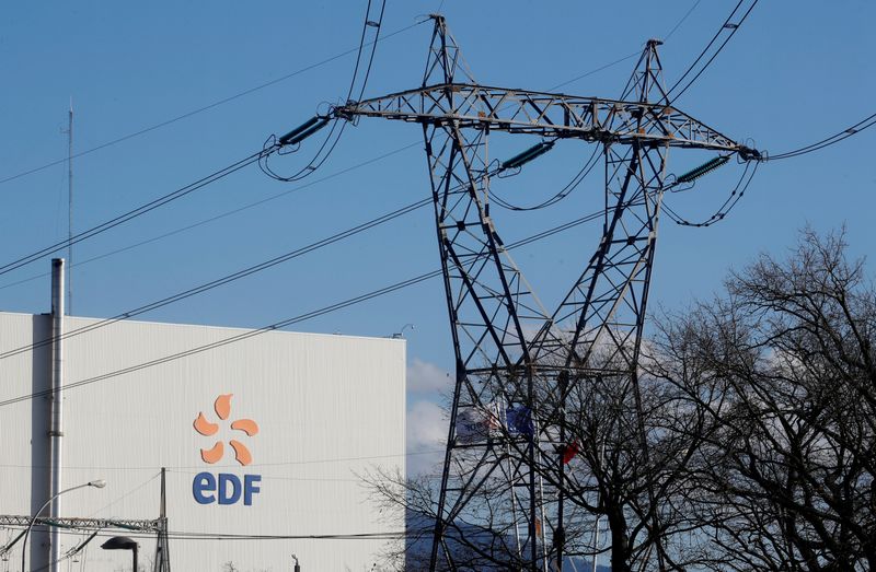 &copy; Reuters. FILE PHOTO: View shows Electricite de France nuclear power plant near Fessenheim