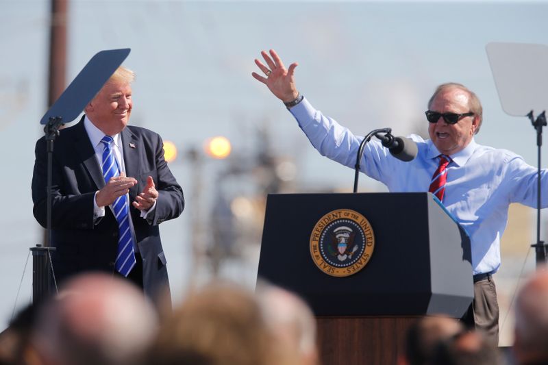 &copy; Reuters. U.S. President Trump applauds CEO Hamm during  tax reform event at Andeavor Refinery in Mandan, North Dakota    in Manden, North Dakota