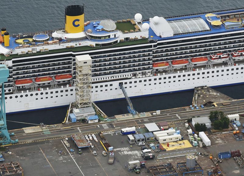 © Reuters. An aerial view shows Italian cruise ship Costa Atlantica in Nagasaki, Japan