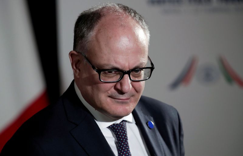 &copy; Reuters. FOTO DE ARCHIVO: El ministro de Finanzas de Italia, Roberto Gualtieri, asiste a una cumbre entre Italia y Francia de un día en Nápoles, Italia