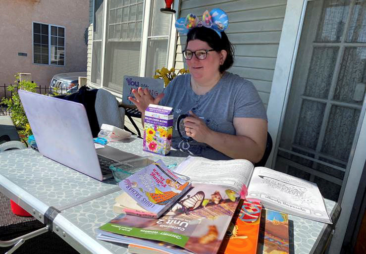 Burping bags and dancing raisins Tricks for teaching science during a pandemic By Reuters