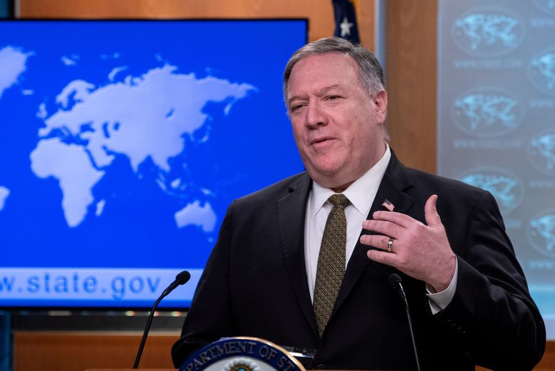 © Reuters. FILE PHOTO: FILE PHOTO: U.S. Secretary of State Mike Pompeo speaks at a press briefing at the State Department in Washington