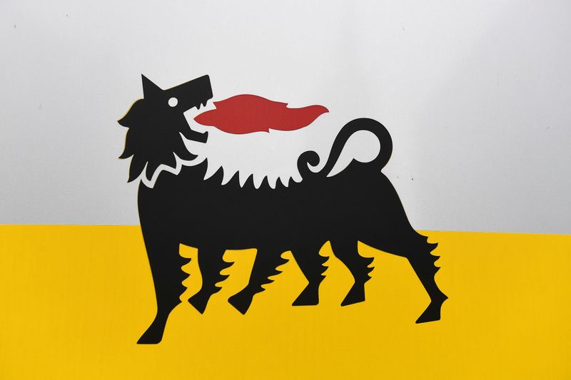 &copy; Reuters. FILE PHOTO: The logo of Italian energy company Eni is seen at Eni&apos;s Renewable Energy and Environmental R&amp;D Center in Novara