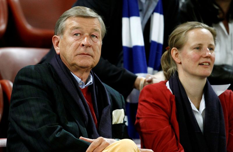 &copy; Reuters. FILE PHOTO: Former CEO of Swiss bank UBS Marcel Ospel and wife Adriana Ospel-Bodmer attend a Swiss Super League soccer match between FC Zurich and FC Basel in ZUrich