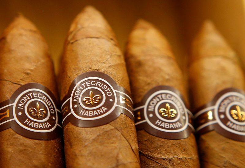 &copy; Reuters. FILE PHOTO: Montecristo cigars are on display in a tobacco store in Vienna