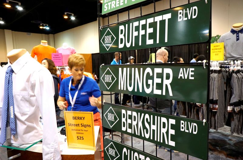 &copy; Reuters. FILE PHOTO: Berkshire Hathaway signs are displayed for sale at the shareholder shopping day in Omaha