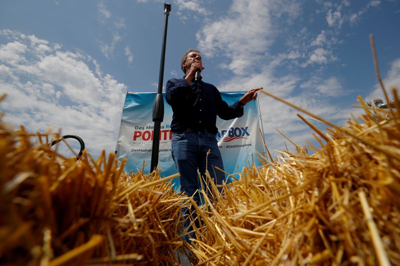 &copy; Reuters. FILE PHOTO: Democratic 2020 U.S. presidential candidate Bullock speaks at the Iowa State Fair in Des Moines