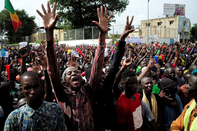 © Reuters. المعارضة في مالي: السلطات تحتجز المزيد من زعماء الاحتجاجات