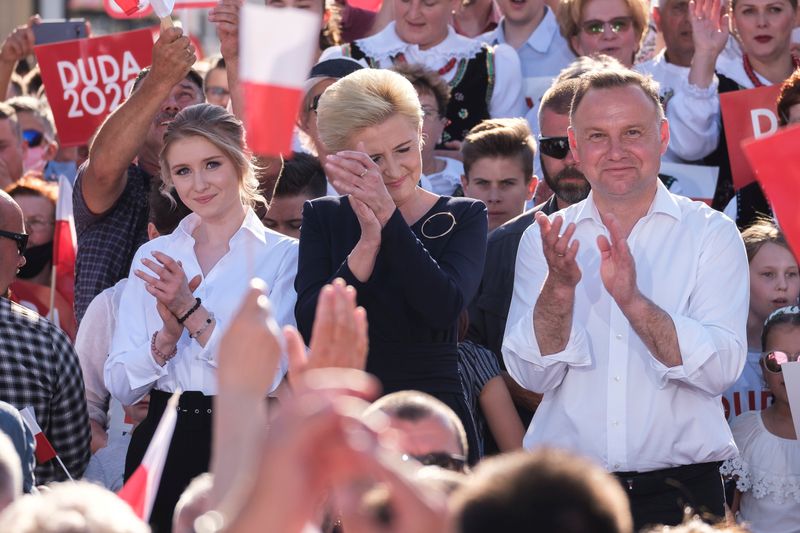 &copy; Reuters. Polish President Andrzej Duda attends his election rally in Rzeszow