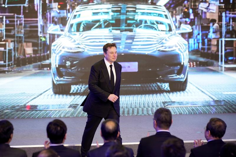 © Reuters. Tesla Inc CEO Elon Musk attends an opening ceremony for Tesla China-made Model Y program in Shanghai