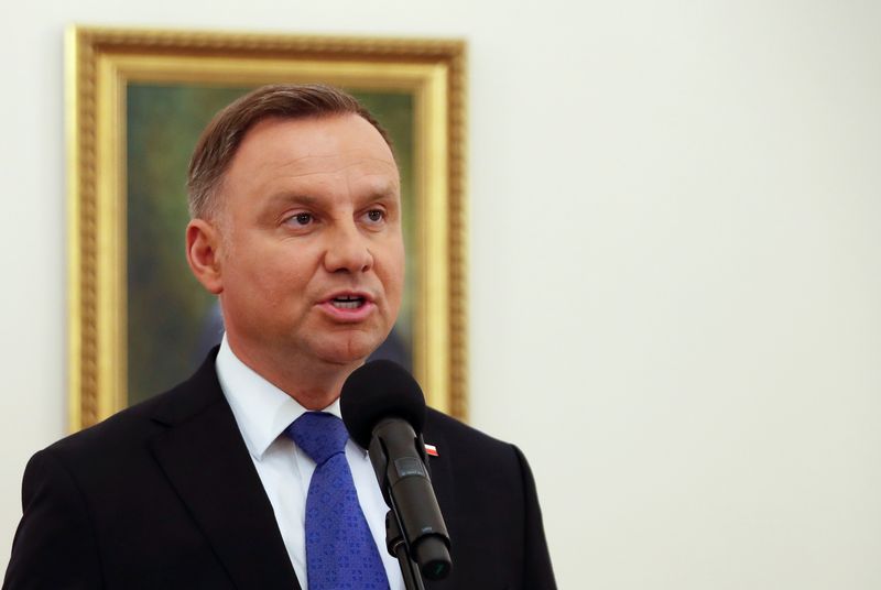 &copy; Reuters. FOTO DE ARCHIVO: El presidente polaco y candidato presidencial del partido Ley y Justicia (PiS) Andrzej Duda en el Palacio Presidencial de Varsovia, Polonia, el 12 de julio de 2020