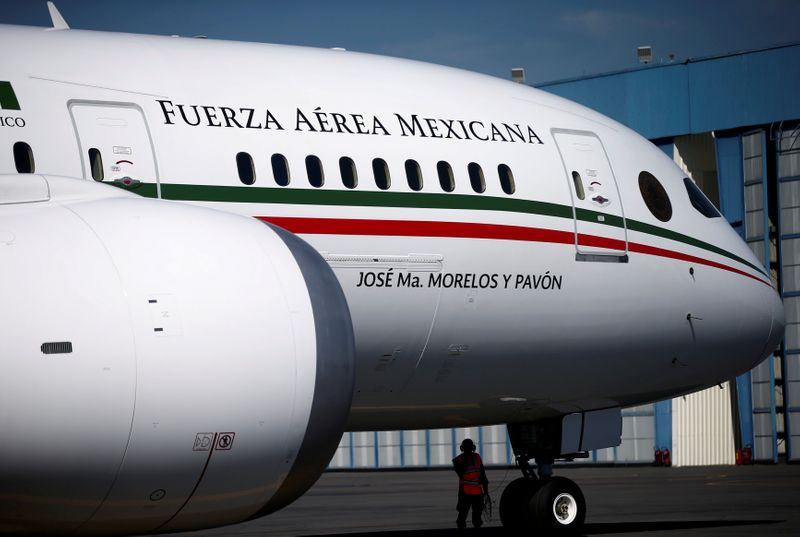 &copy; Reuters. FILE PHOTO: Mexican Air Force Presidential Boeing 787-8 Dreamliner is pictured at a hangar before being put up for sale by Mexico&apos;s new President Andres Manuel Lopez Obrador, at Benito Juarez International Airport in Mexico City