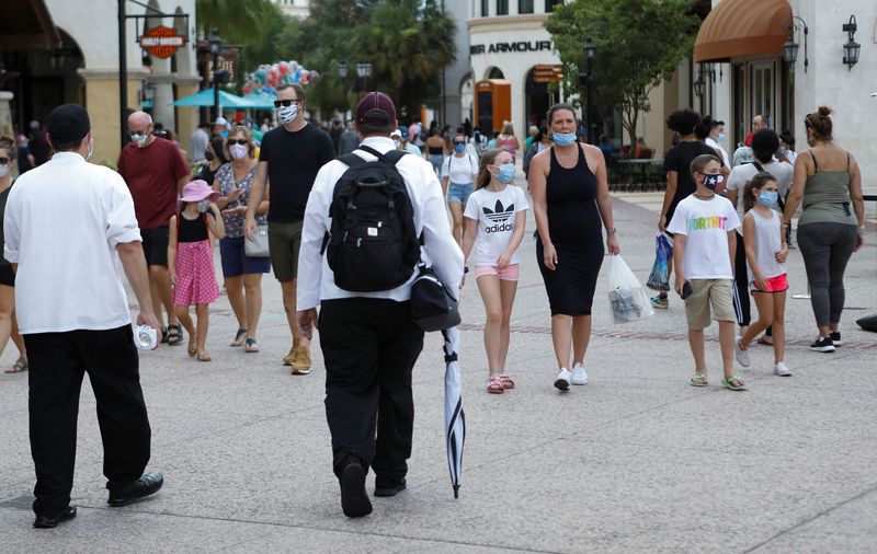 © Reuters. Walt Disney World conducts a phased reopening from coronavirus disease (COVID-19) restrictions in Lake Buena Vista