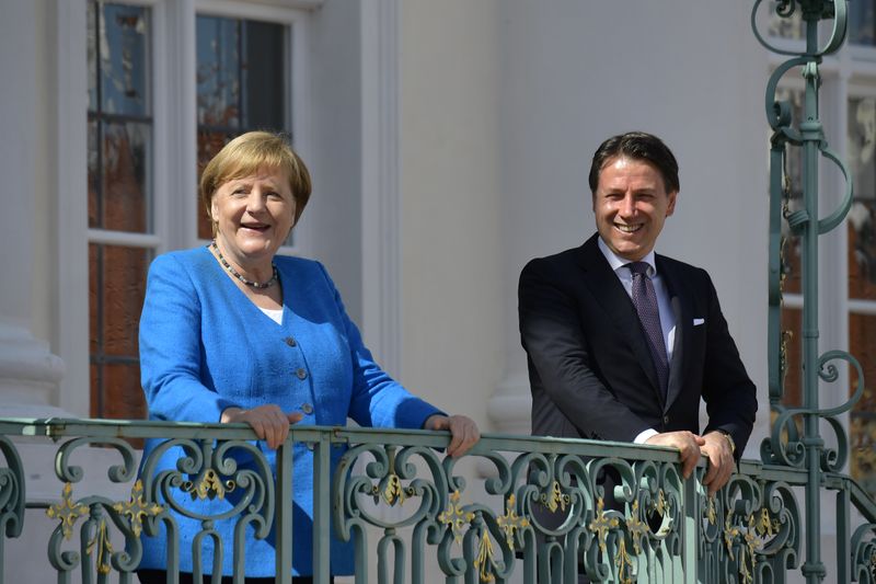 &copy; Reuters. Chanceler alemã, Angela Merkel, recebe o premiê italiano, Giuseppe Conte, em Meseberg