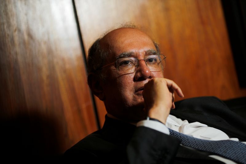 &copy; Reuters. Ministro Gilmar Mendes durante entrevista à Reuters em Brasília