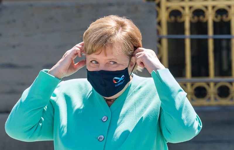 &copy; Reuters. German Chancellor Merkel attends Bavarian cabinet meeting at Herrenchiemsee Island