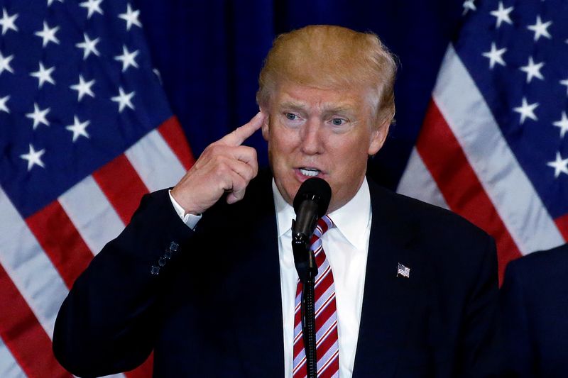 &copy; Reuters. FILE PHOTO: Republican presidential candidate Donald Trump speaks at a post Republican Convention campaign event in Cleveland